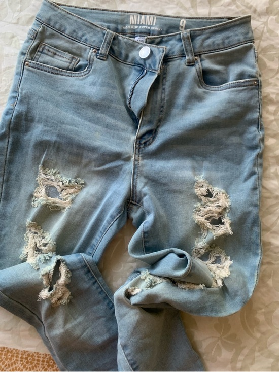miami Denim - high rise Jeans Distressed Light Blue Women's Jeans size 9 by Miami